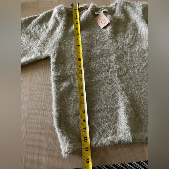 Tan Fuzzy Faux Mohair Crewneck Sweater, Size Medium•••NWT, Cute Teddy Style - Picture 10 of 10